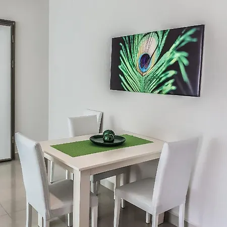 Appartement Sfera 69 *